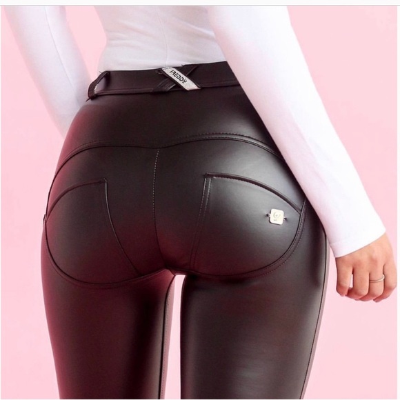 NWOT FREDDY WR.UP® Faux Leather Pants Black Size Medium - Picture 3 of 14